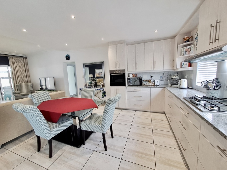 3 Bedroom Property for Sale in Yzerfontein Western Cape